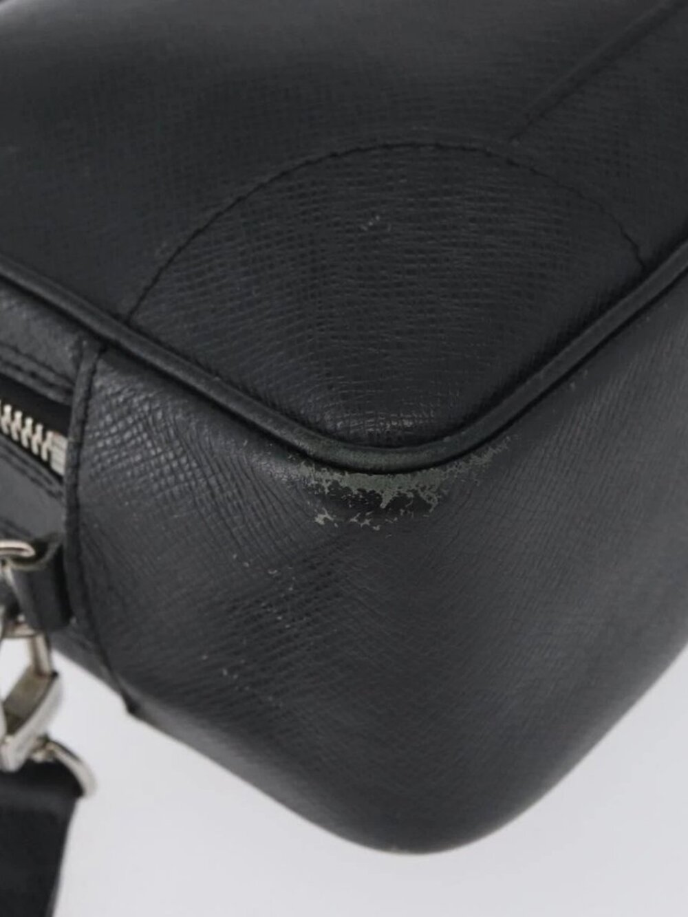 LOUIS VUITTON Taiga Pavel Clutch Bag Ardoise - Picture 4 of 16